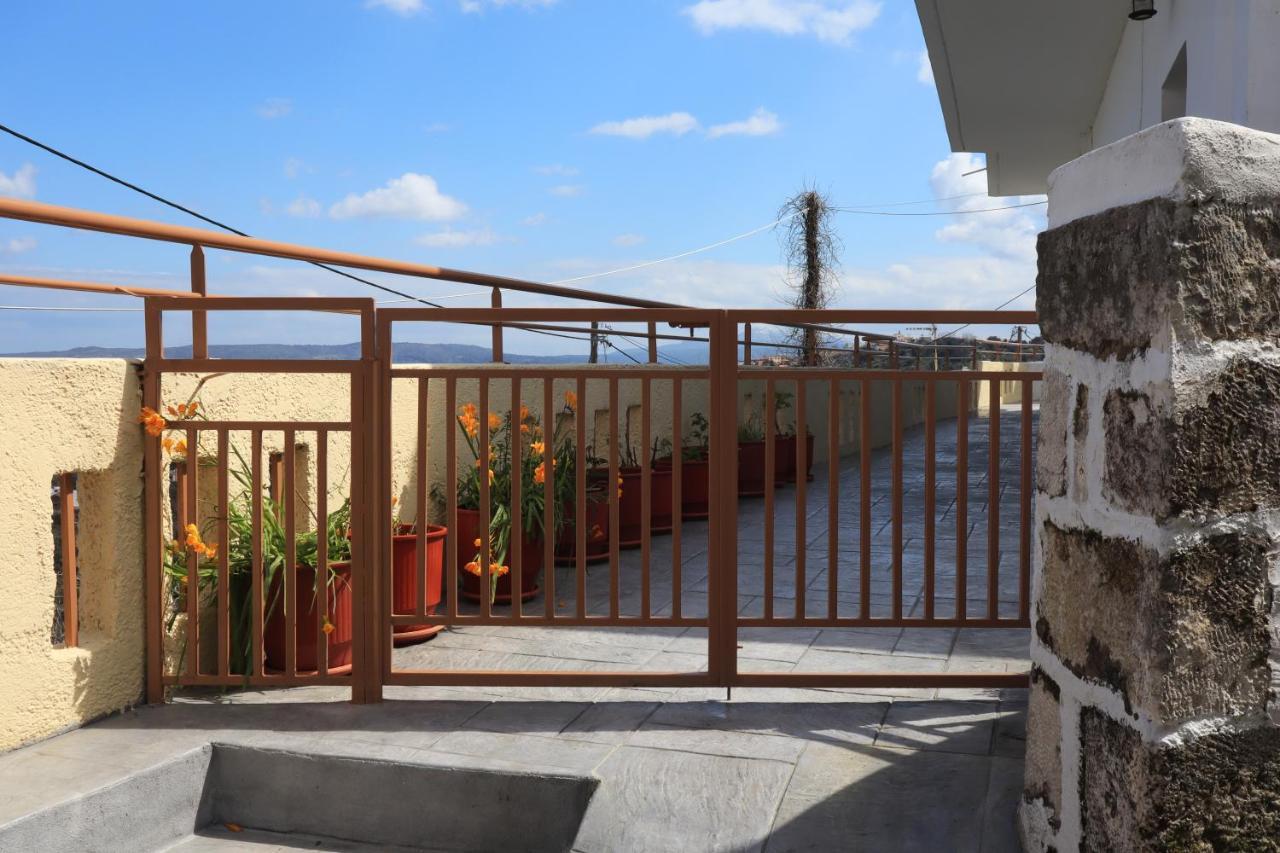 Romanza Kournas Exterior photo